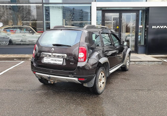 Подержанный автомобиль Renault Duster 2014 года (5 фото)