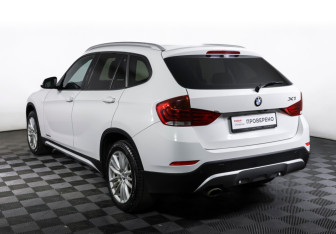 Подержанный автомобиль BMW X1 2013 года (7 фото)