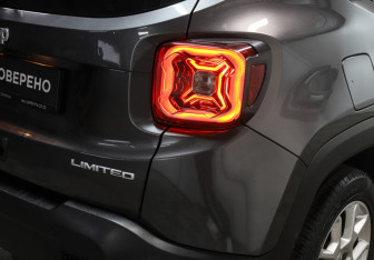 Подержанный автомобиль Jeep Renegade 2019 года (26 фото)