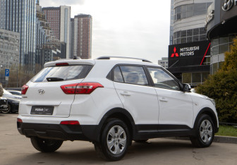 Подержанный автомобиль Hyundai Creta 2021 года (4 фото)
