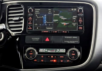 Подержанный автомобиль Mitsubishi Outlander 2016 года (15 фото)