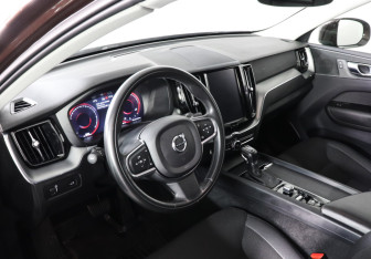 Подержанный автомобиль Volvo XC60 2021 года (9 фото)