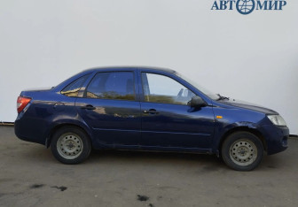 Подержанный автомобиль LADA (ВАЗ) Granta Sedan 2012 года (4 фото)