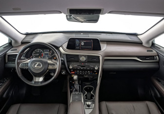 Подержанный автомобиль Lexus RX 2022 года (14 фото)