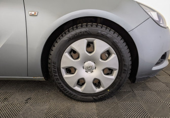 Подержанный автомобиль Opel Astra Hatchback 2012 года (18 фото)