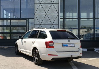 Подержанный автомобиль Skoda Octavia Wagon 2013 года (7 фото)