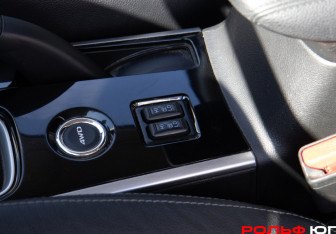 Подержанный автомобиль Mitsubishi Outlander 2018 года (16 фото)