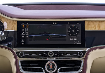 Подержанный автомобиль Bentley Flying Spur 2021 года (17 фото)