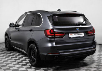 Подержанный автомобиль BMW X5 2015 года (7 фото)