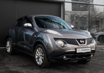 Подержанный автомобиль Nissan Juke 2012 года (3 фото)