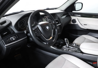 Подержанный автомобиль BMW X3 2012 года (15 фото)