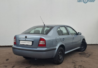 Подержанный автомобиль Skoda Octavia Liftback 2008 года (5 фото)
