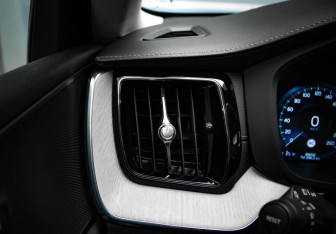 Подержанный автомобиль Volvo XC60 2021 года (13 фото)