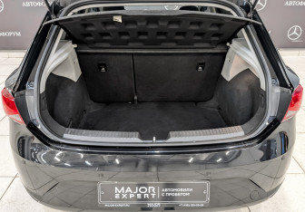 Подержанный автомобиль SEAT Leon Hatchback 2013 года (10 фото)