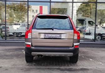 Подержанный автомобиль Volvo XC90 2008 года (7 фото)