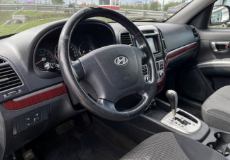 Подержанный автомобиль Hyundai Santa Fe 2006 года (13 фото)