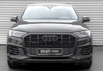 Подержанный автомобиль Audi Q7 2023 года (2 фото)