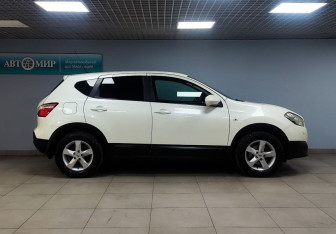 Подержанный автомобиль Nissan Qashqai 2013 года (4 фото)