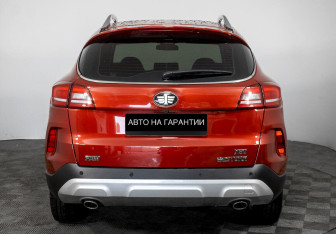 Подержанный автомобиль FAW Besturn X80 2019 года (4 фото)