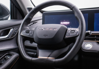 Подержанный автомобиль Exeed LX 2023 года (15 фото)