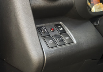 Подержанный автомобиль Toyota RAV4 2010 года (14 фото)