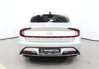 Подержанный автомобиль Hyundai Sonata 2019 года (5 фото)
