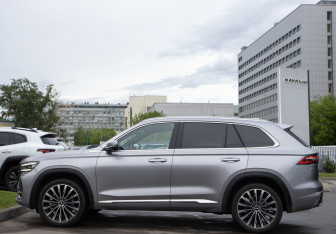 Подержанный автомобиль Geely Monjaro 2025 года (6 фото)