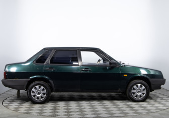 Подержанный автомобиль LADA (ВАЗ) 21099 2002 года (4 фото)