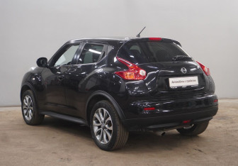 Подержанный автомобиль Nissan Juke 2012 года (7 фото)