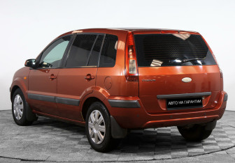 Подержанный автомобиль Ford Fusion 2008 года (5 фото)