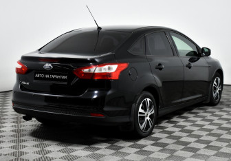 Подержанный автомобиль Ford Focus Sedan 2013 года (5 фото)