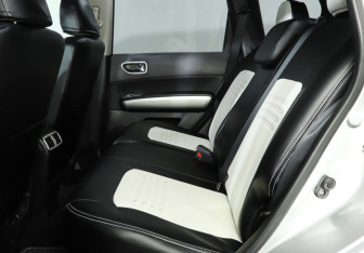 Подержанный автомобиль Nissan X-Trail 2008 года (10 фото)