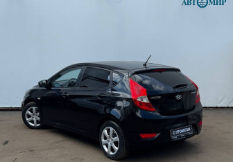 Подержанный автомобиль Hyundai Solaris Hatchback 2013 года (6 фото)