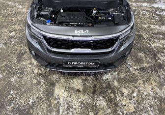 Подержанный автомобиль Kia Seltos 2022 года (17 фото)