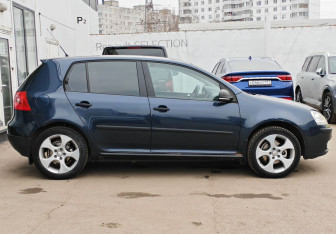 Подержанный автомобиль Volkswagen Golf Hatchback 2008 года (4 фото)