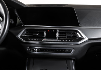 Подержанный автомобиль BMW X5 2019 года (14 фото)