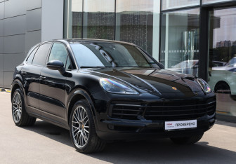 Подержанный автомобиль Porsche Cayenne 2022 года (3 фото)
