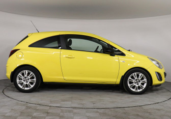 Подержанный автомобиль Opel Corsa 2011 года (4 фото)