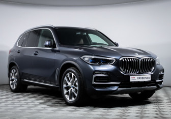 Подержанный автомобиль BMW X5 2019 года (3 фото)