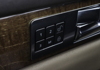 Подержанный автомобиль Land Rover Range Rover Sport 2013 года (13 фото)