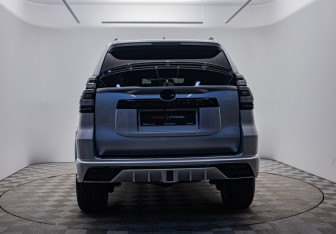 Подержанный автомобиль Toyota Land Cruiser Prado 2021 года (6 фото)