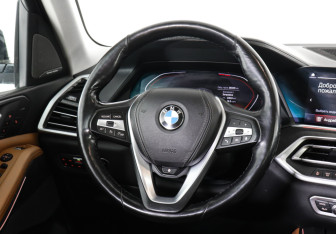 Подержанный автомобиль BMW X5 2019 года (13 фото)