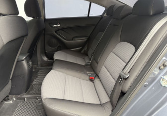 Подержанный автомобиль Kia Cerato Sedan 2014 года (11 фото)