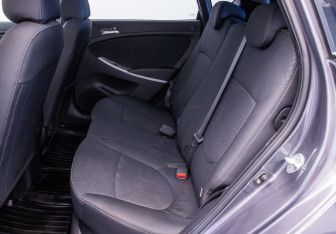 Подержанный автомобиль Hyundai Solaris Hatchback 2012 года (11 фото)