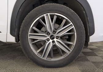 Подержанный автомобиль Exeed LX 2022 года (11 фото)