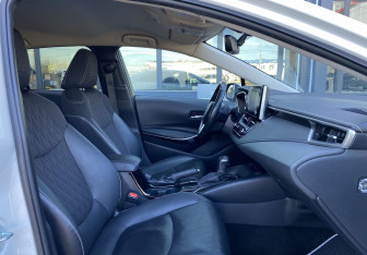 Подержанный автомобиль Toyota Corolla Sedan 2019 года (23 фото)