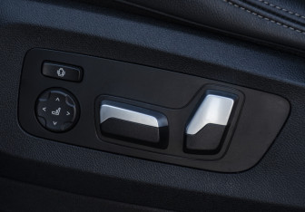 Подержанный автомобиль BMW X5 2022 года (21 фото)