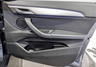 Подержанный автомобиль BMW X2 2020 года (24 фото)