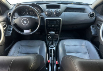 Подержанный автомобиль Renault Duster 2014 года (11 фото)