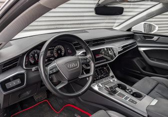 Подержанный автомобиль Audi A7 2022 года (16 фото)